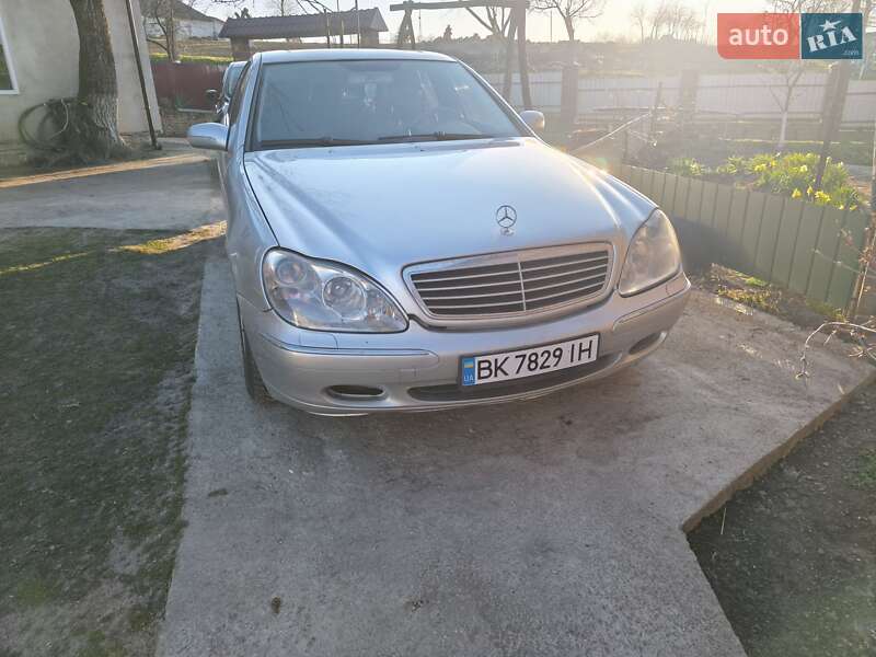 Mercedes-benz S-class (2001)