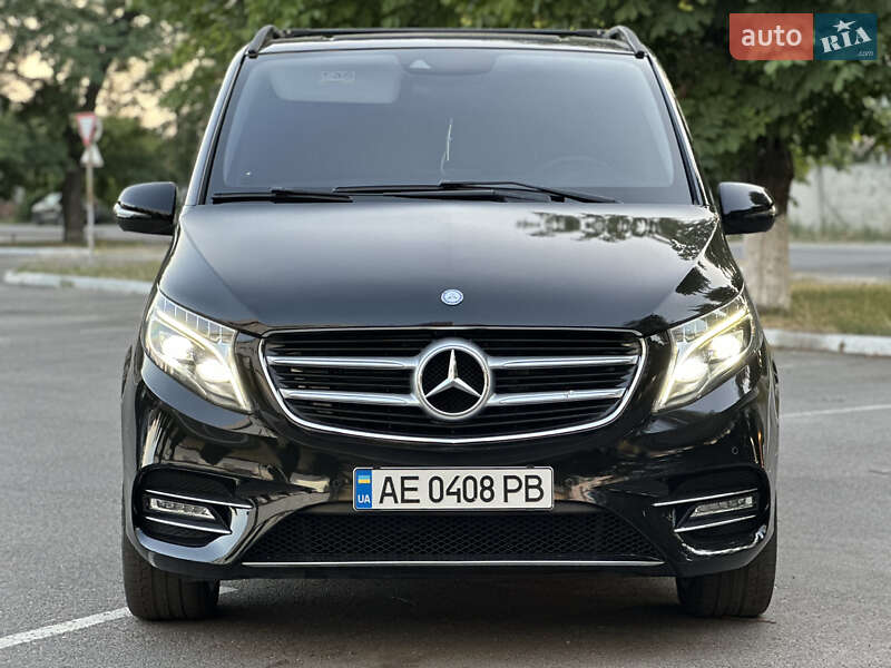 Mercedes-benz V-class (2017)
