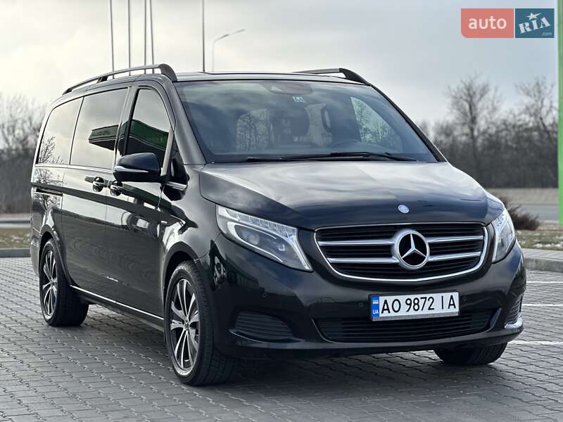 Mercedes-benz V-class (2015)