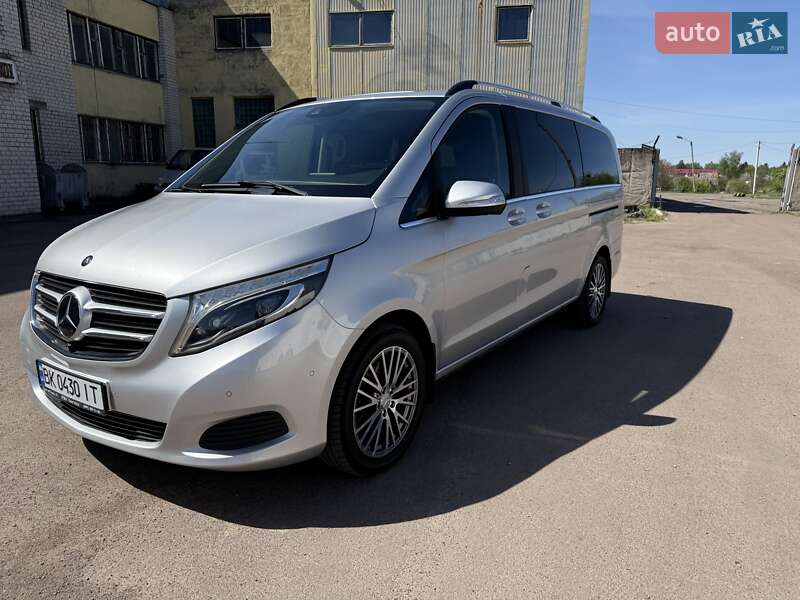 Mercedes-benz V-class (2015)
