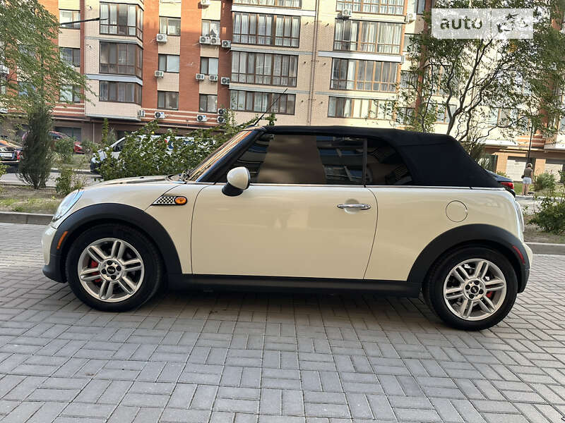 Mini Cooper (2011)