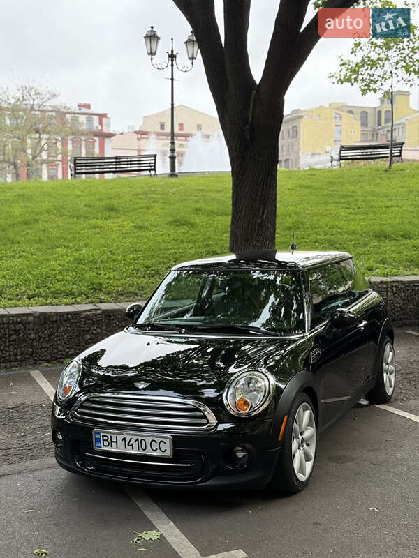 Mini Cooper (2012)