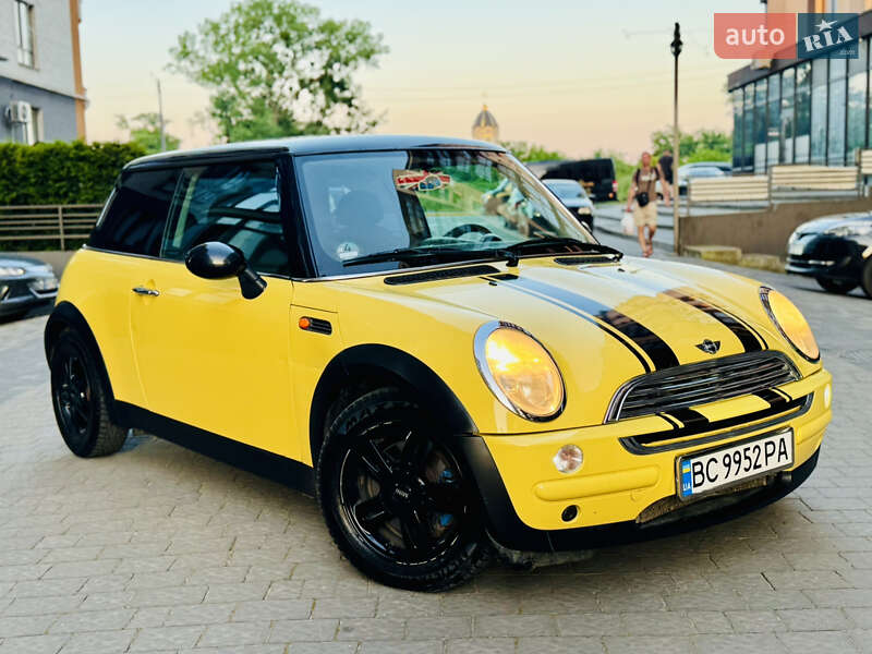 Mini Cooper (2003)
