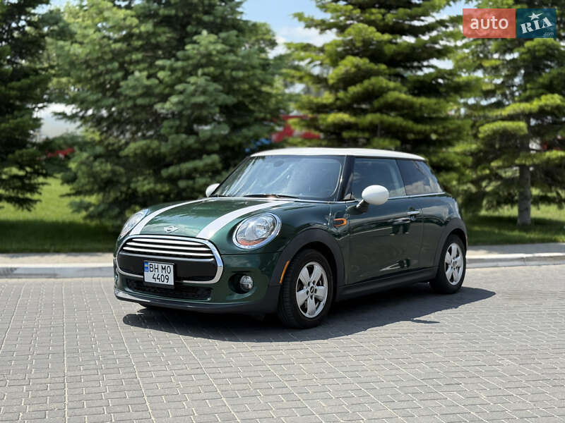 Mini Cooper (2015)