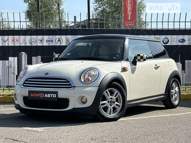 Mini Cooper (2012)
