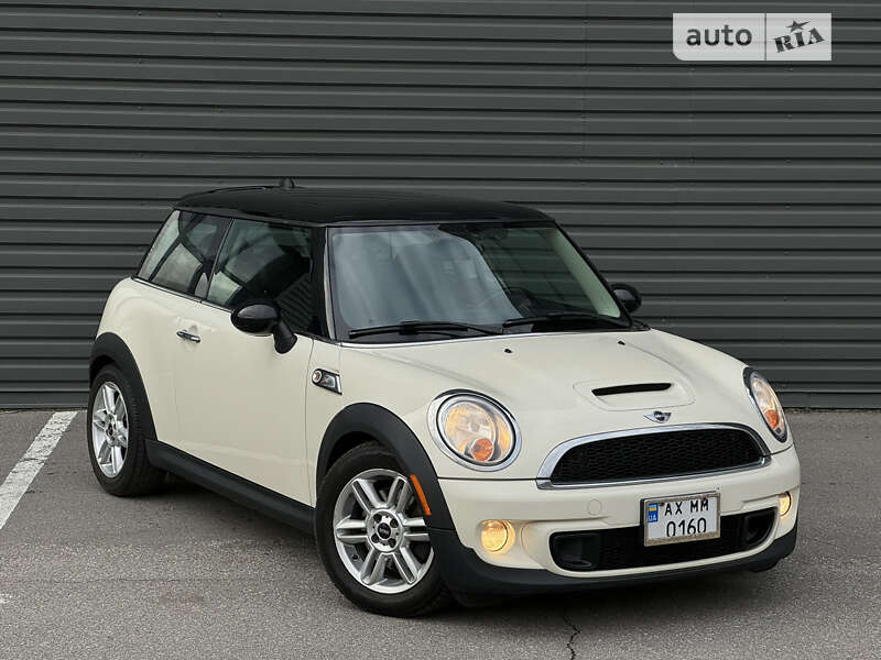 Mini Cooper (2012)