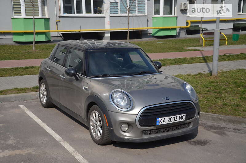 Mini Cooper (2017)