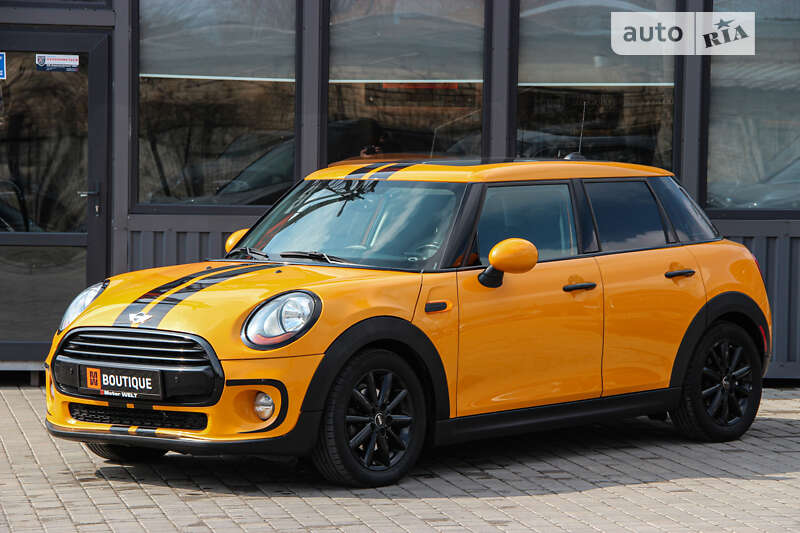 Mini Cooper (2015)