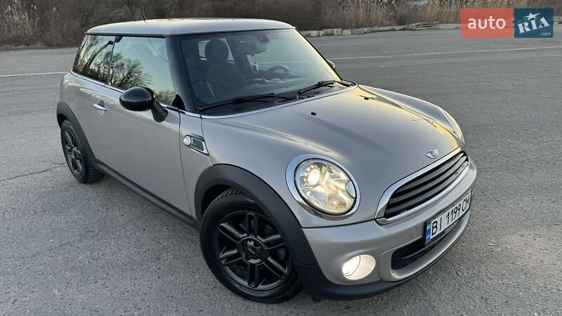 Mini Hatch (2012)