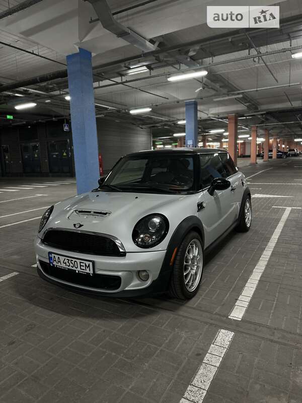 Mini Hatch (2010)