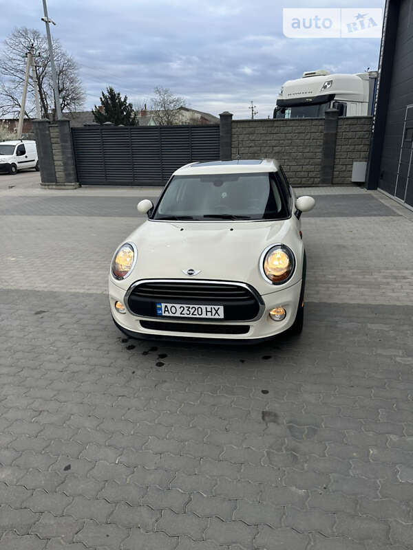 Mini Hatch (2015)