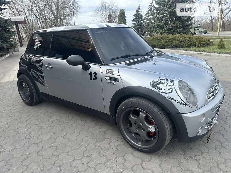 Mini One (2005)