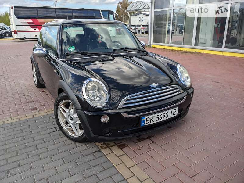 Mini Cooper (2005)