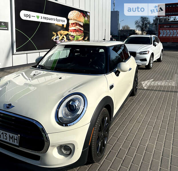 Mini Hatch (2017)