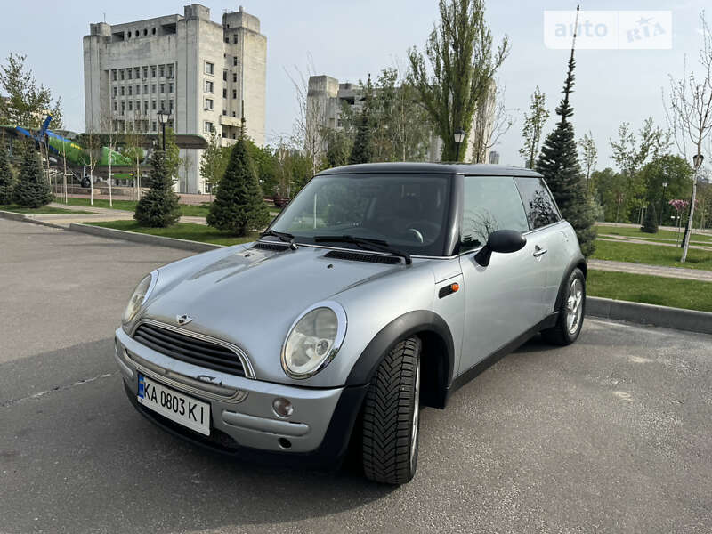 Mini Hatch (2002)