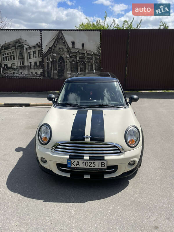 Mini Cooper (2011)