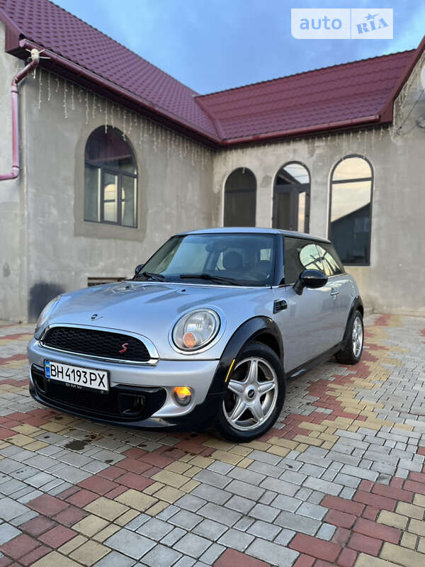 Mini Hatch (2008)
