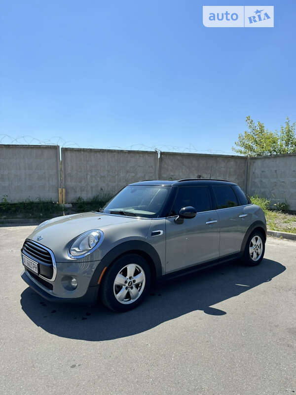 Mini Hatch (2016)