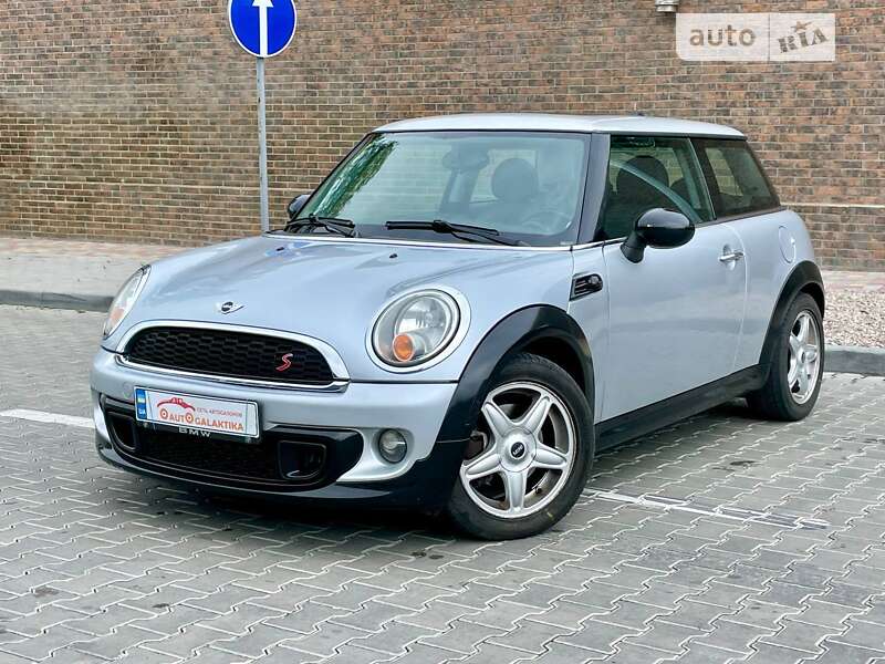 Mini Hatch (2008)