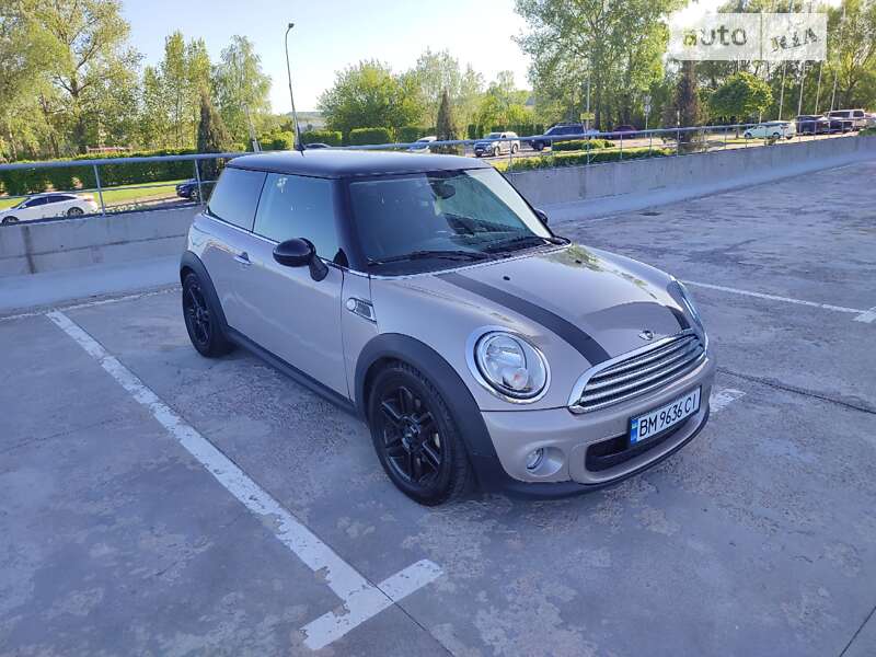Mini Hatch (2012)