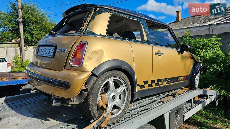 Mini Cooper (2003)