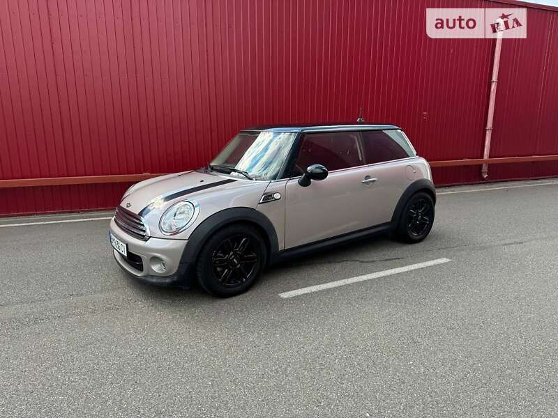 Mini Hatch (2012)
