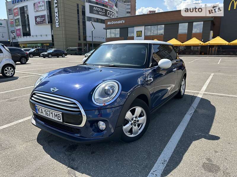 Mini Cooper (2015)