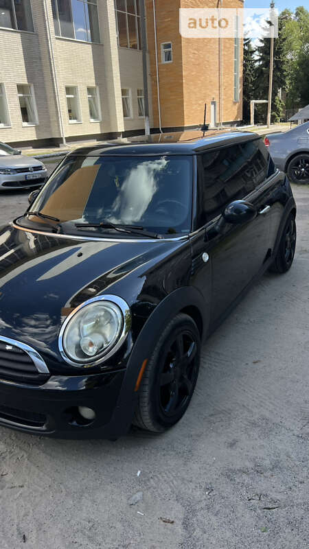 Mini Hatch (2010)