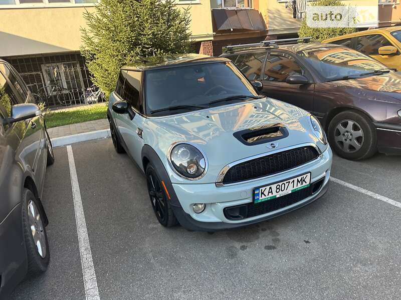 Mini Hatch (2013)