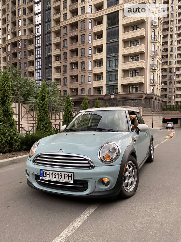 Mini Cooper (2011)