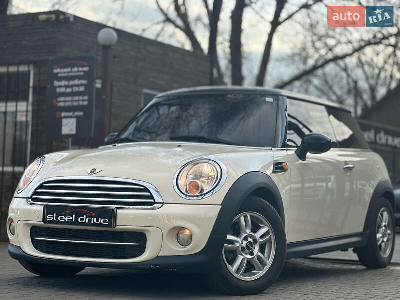 Mini Hatch (2011)