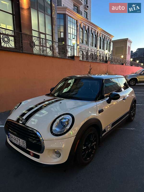 Mini Hatch (2015)