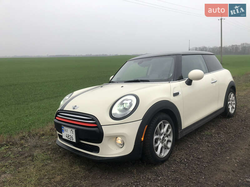 Mini Hatch (2016)