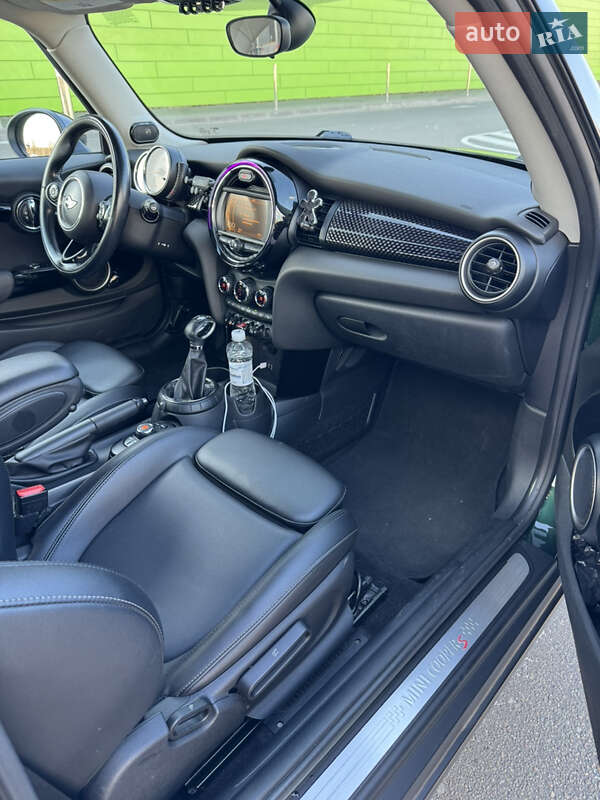 Mini Hatch (2015)