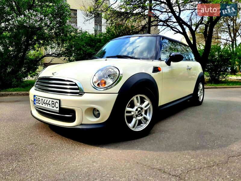 Mini Hatch (2012)