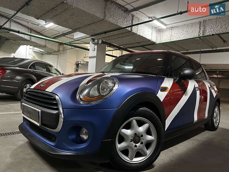 Mini Hatch (2016)