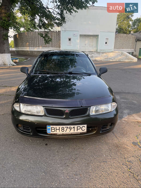 Mitsubishi Carisma (1995)