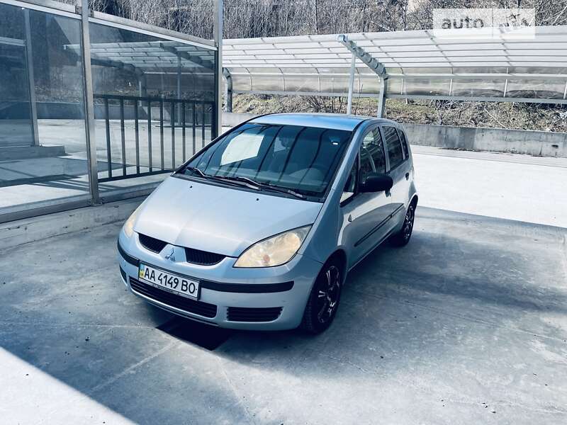 Mitsubishi Colt (2004)