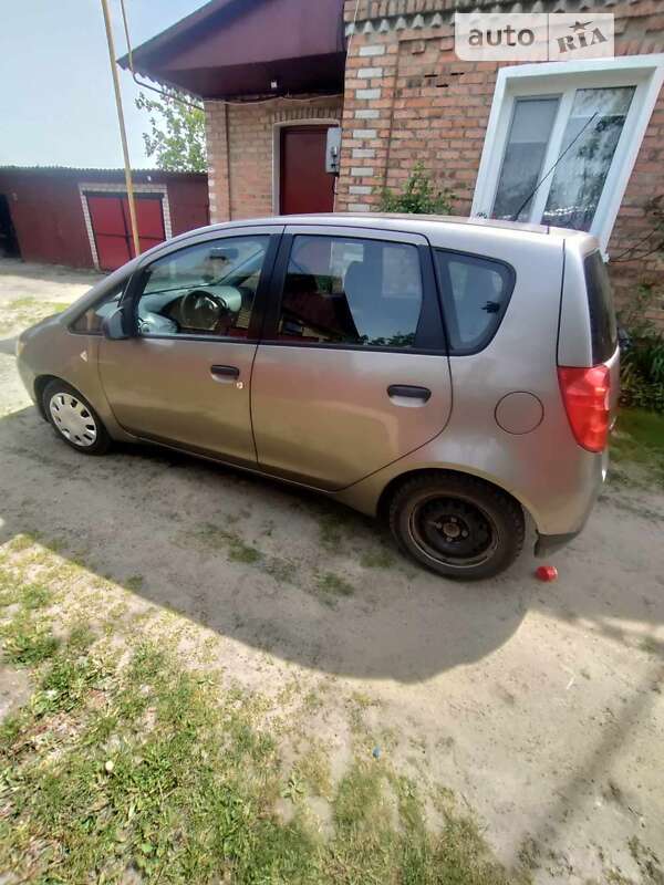 Mitsubishi Colt (2009)