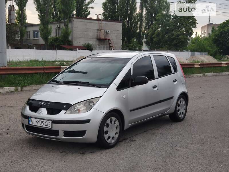Mitsubishi Colt (2004)