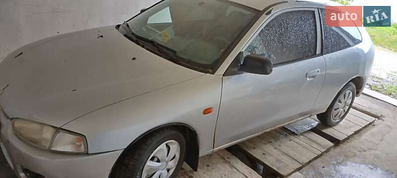 Mitsubishi Colt (1996)