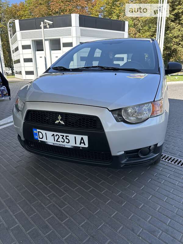 Mitsubishi Colt (2009)