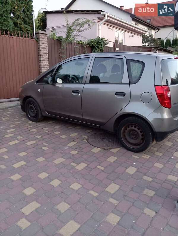 Mitsubishi Colt (2009)