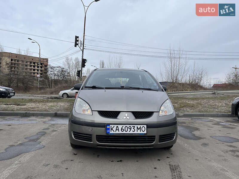 Mitsubishi Colt (2008)