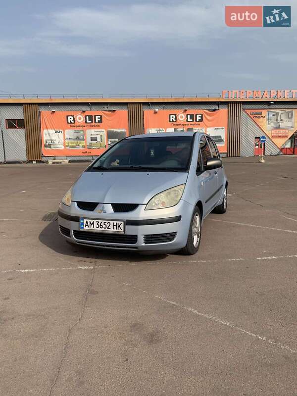 Mitsubishi Colt (2004)