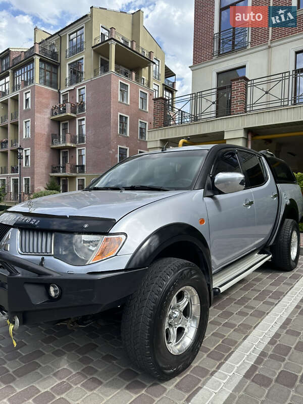 Mitsubishi L 200 (2008)