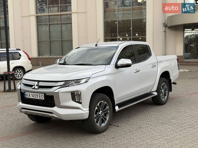 Mitsubishi L 200 (2021)