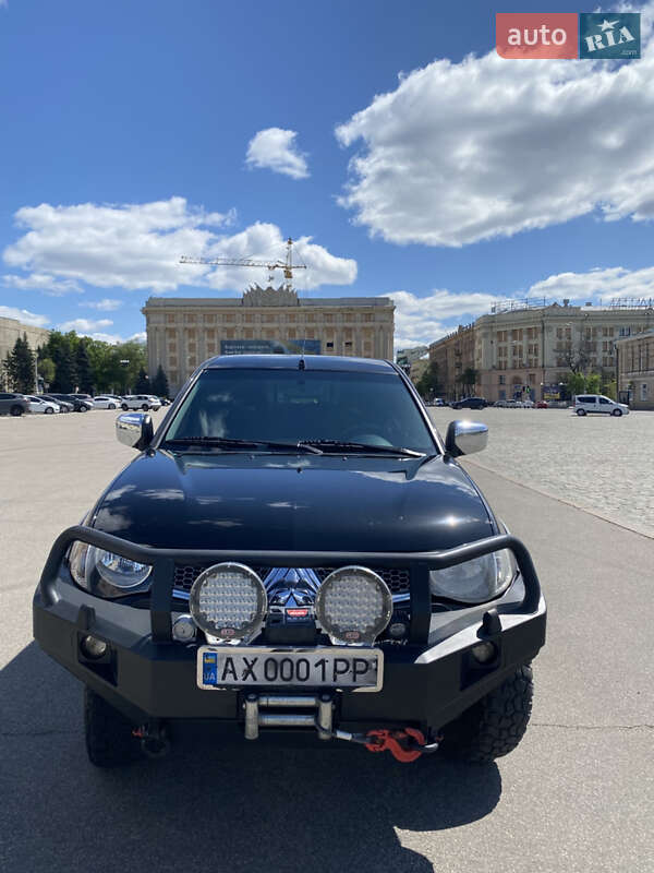 Mitsubishi L 200 (2011)