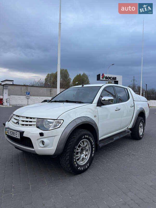 Mitsubishi L 200 (2012)