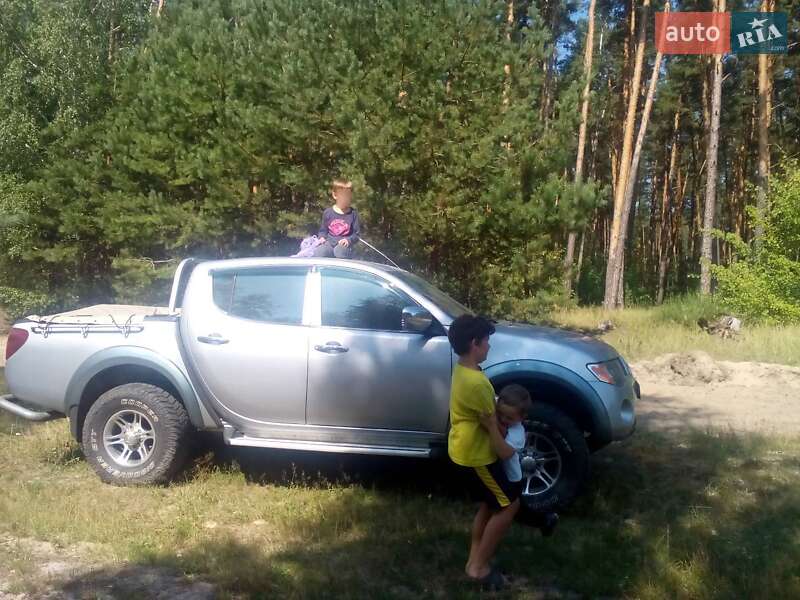 Mitsubishi L 200 (2008)